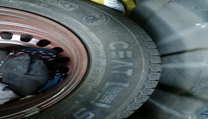 2021 Nissan MAGNITE XV PREMIUM TURBO CVT, Petrol, Automatic, 1,01,369 km, tyre