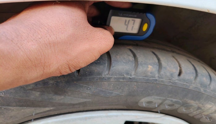 2011 Maruti Alto K10 VXI, CNG, Manual, 1,52,073 km, tyre