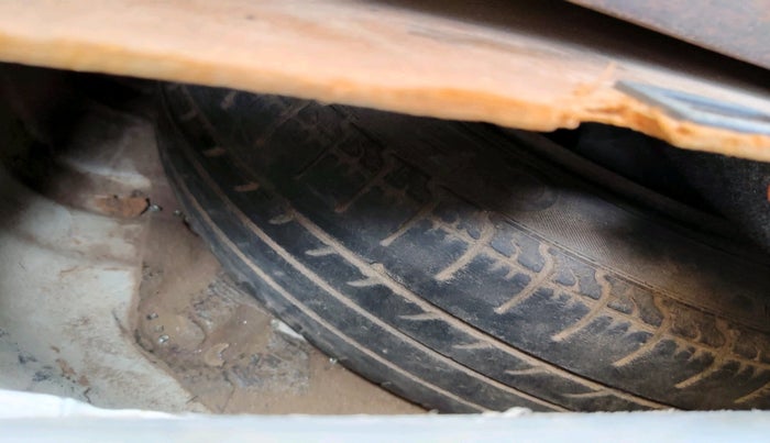 2011 Maruti Alto K10 VXI, CNG, Manual, 1,52,073 km, tyre