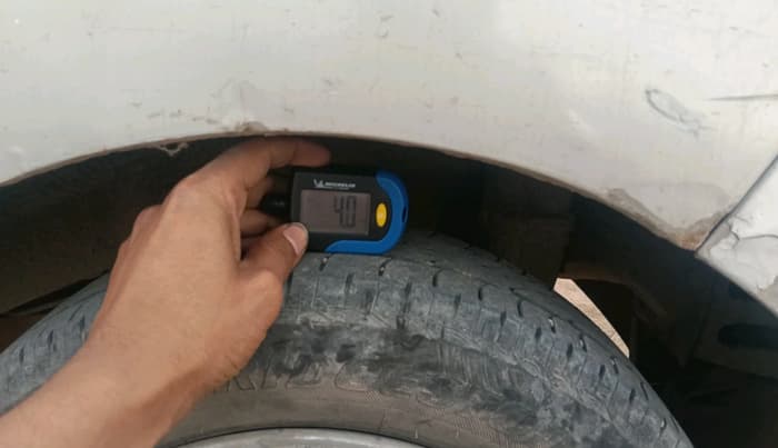 2012 Hyundai Eon MAGNA +, Petrol, Manual, 66,414 km, tyre