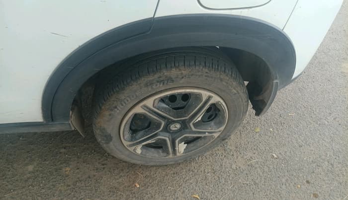 2023 Tata NEXON SMART+ 1.2 PETROL, Petrol, Manual, 33,500 km, tyre