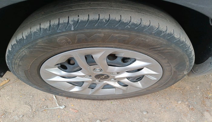 2025 KIA CARENS Premium (O) 1.5 Diesel MT 7 STR, Diesel, Manual, 26,682 km, tyre