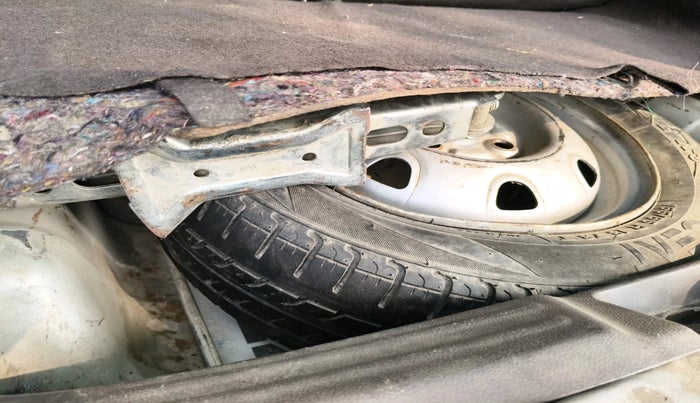 2011 Maruti Zen Estilo LXI, Petrol, Manual, 1,29,108 km, tyre