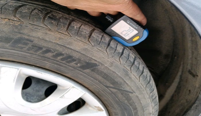 2012 Hyundai i20 MAGNA 1.2, Petrol, Manual, 95,612 km, tyre