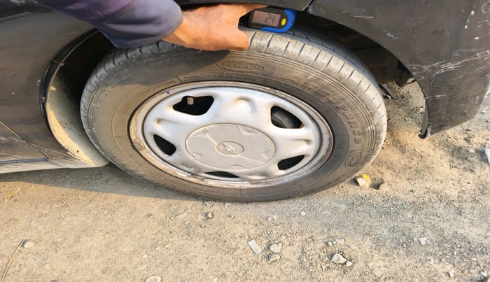 2011 Chevrolet Beat LT PETROL, Petrol, Manual, 57,240 km, tyre