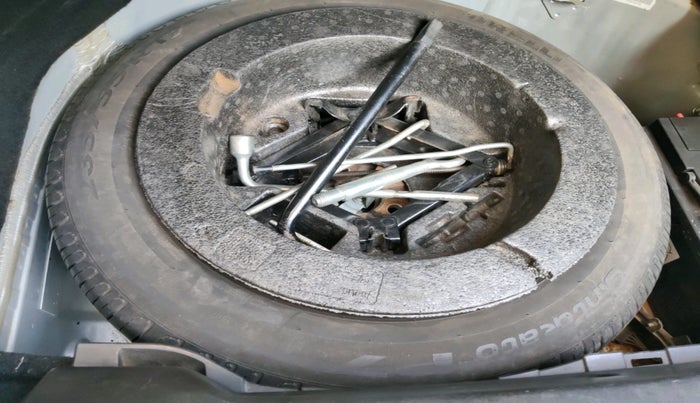 2013 Jaguar XF 2.2 DIESEL LUXURY, Diesel, Automatic, 91,730 km, tyre