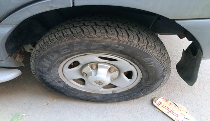 2012 Tata Safari 4X2 LX DICOR 2.2 VTT, Diesel, Manual, 57,380 km, tyre