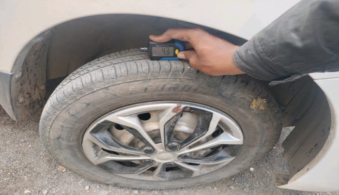 2014 Maruti Wagon R 1.0 LXI CNG, CNG, Manual, 2,15,205 km, tyre