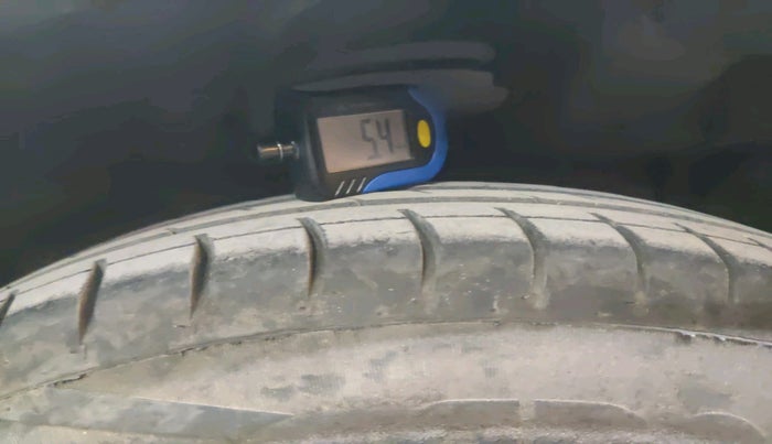 2014 Maruti Swift Dzire VXI, Petrol, Manual, 52,069 km, tyre