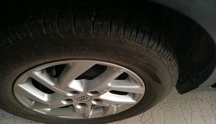 2022 Mahindra XUV300 W8 1.2 PETROL, Petrol, Manual, 32,421 km, tyre