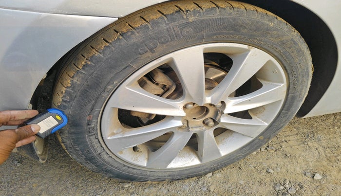 2012 Hyundai Verna FLUIDIC 1.6 CRDI SX, Diesel, Manual, 1,55,962 km, tyre