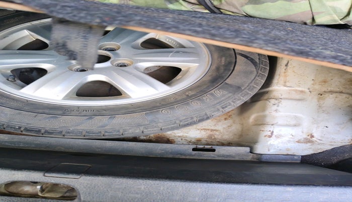 2011 Maruti Swift Dzire ZDI, Diesel, Manual, 91,986 km, tyre