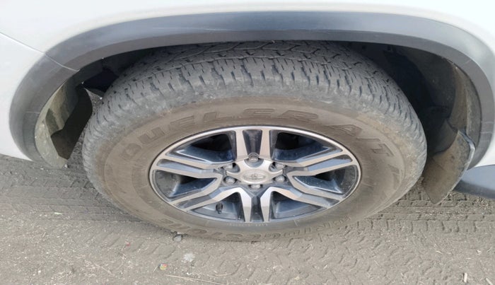 2017 Toyota Fortuner 2.8 4X2 AT, Diesel, Automatic, 1,30,245 km, tyre