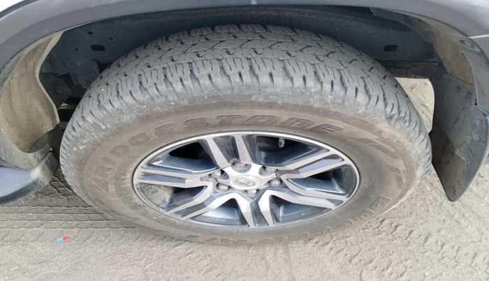 2017 Toyota Fortuner 2.8 4X2 AT, Diesel, Automatic, 1,30,245 km, tyre