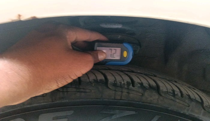 2012 Hyundai Accent EXECUTIVE, CNG, Manual, 1,35,295 km, tyre