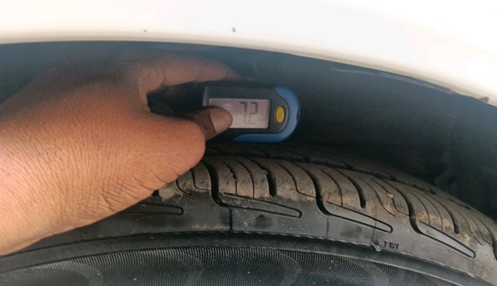 2012 Hyundai Accent EXECUTIVE, CNG, Manual, 1,35,295 km, tyre