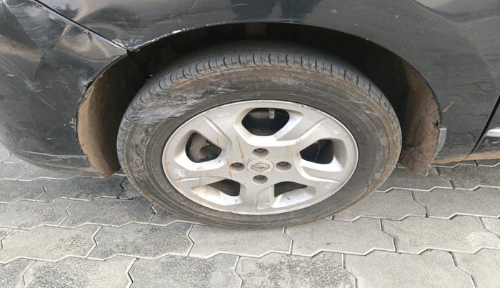 2015 Renault Lodgy 110 PS RXZ, Diesel, Manual, 1,01,414 km, tyre