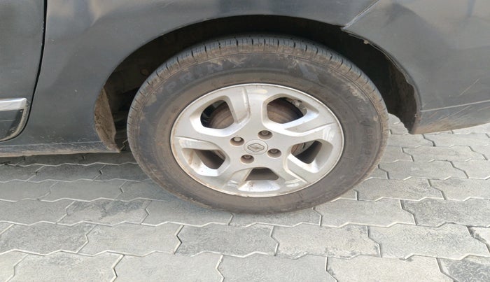 2015 Renault Lodgy 110 PS RXZ, Diesel, Manual, 1,01,414 km, tyre