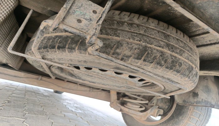 2015 Renault Lodgy 110 PS RXZ, Diesel, Manual, 1,01,414 km, tyre