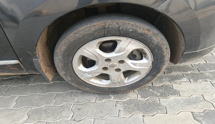 2015 Renault Lodgy 110 PS RXZ, Diesel, Manual, 1,01,414 km, tyre