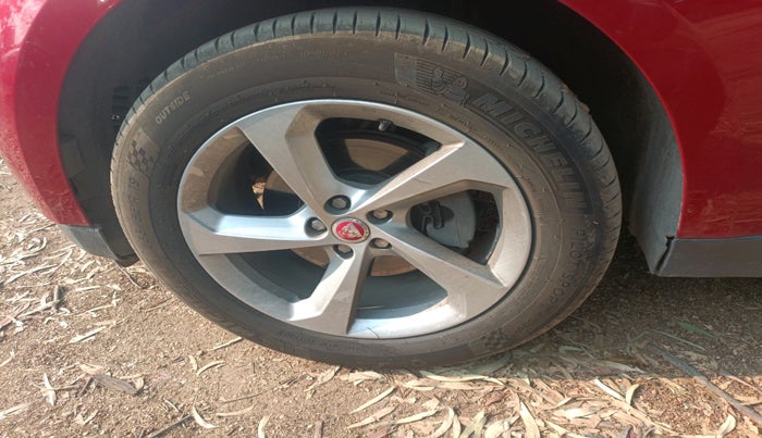 2017 Jaguar F- PACE PURE 2.0d, Diesel, Automatic, 97,341 km, tyre