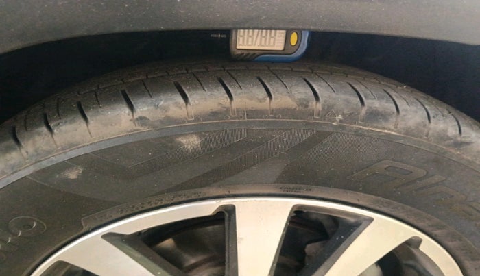 2016 Toyota Etios CROSS 1.4 GD, Diesel, Manual, 1,58,770 km, tyre