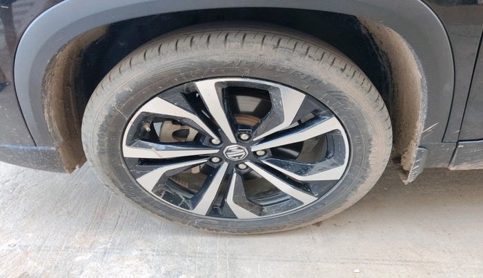 2023 MG HECTOR SHARP PRO 1.5 TURBO MT PETROL, Petrol, Manual, 43,683 km, tyre