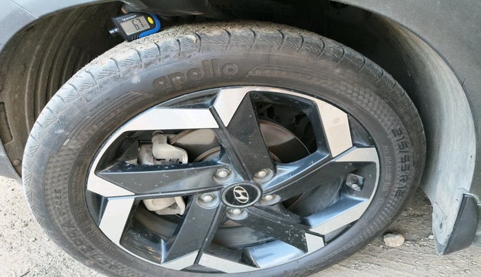 2021 Hyundai ALCAZAR 2.0 SIGNATURE (O) AT 6STR, Petrol, Automatic, 68,147 km, tyre