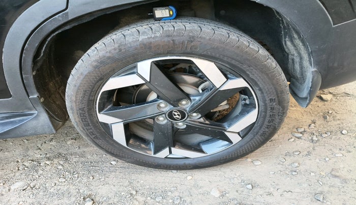 2021 Hyundai ALCAZAR 2.0 SIGNATURE (O) AT 6STR, Petrol, Automatic, 68,147 km, tyre