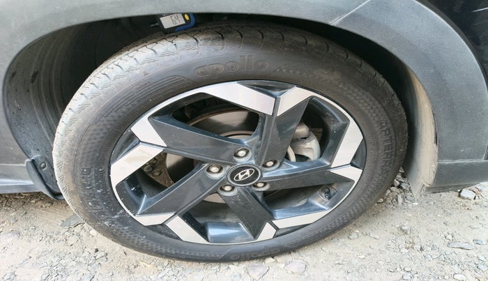 2021 Hyundai ALCAZAR 2.0 SIGNATURE (O) AT 6STR, Petrol, Automatic, 68,147 km, tyre