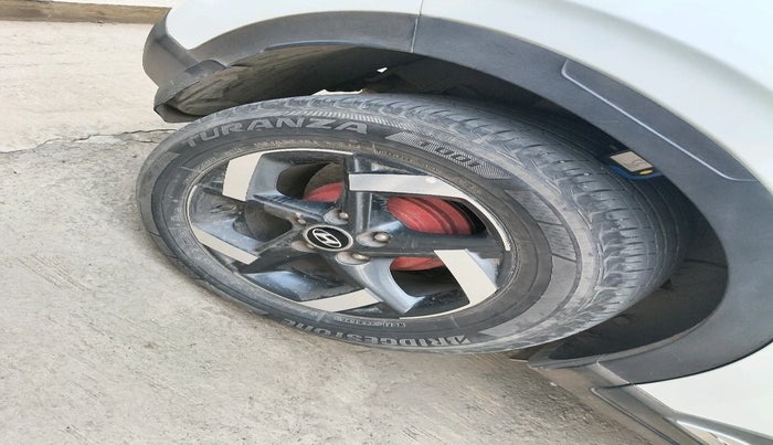 2019 Hyundai VENUE SX 1.0 TURBO, Petrol, Manual, 80,779 km, tyre