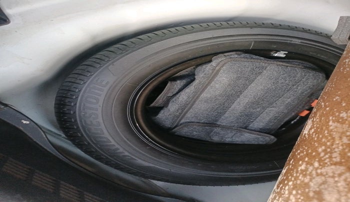 2021 Hyundai NEW I20 ASTA (O) 1.0 TURBO GDI DCT, Petrol, Automatic, 32,092 km, tyre