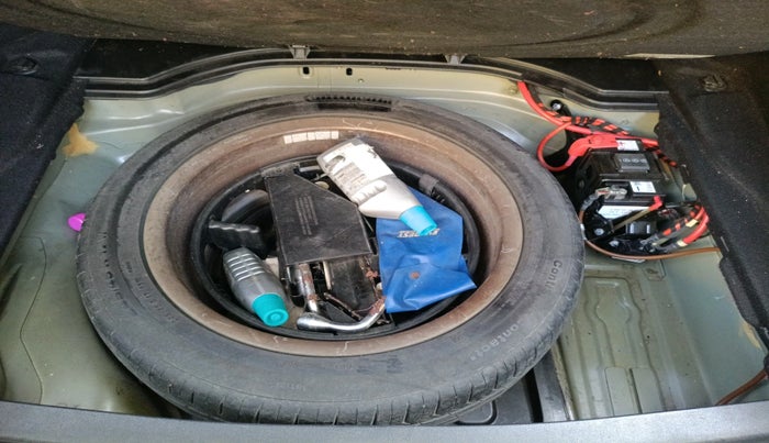 2014 Mercedes Benz E Class E 250 CDI AVANTGARDE, Diesel, Automatic, 68,529 km, tyre