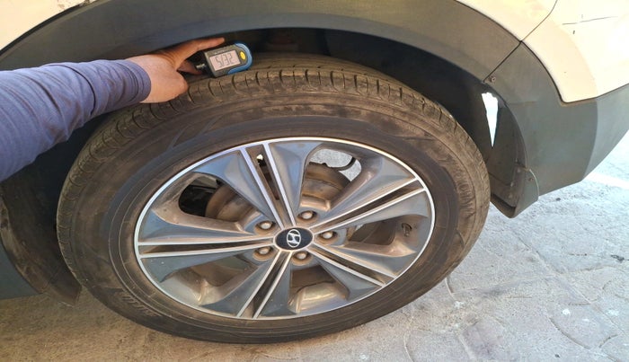 2016 Hyundai Creta SX (O) 1.6 DIESEL, Diesel, Manual, 1,39,358 km, tyre