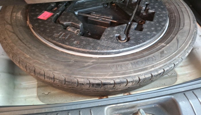 2016 Hyundai Creta SX (O) 1.6 DIESEL, Diesel, Manual, 1,39,358 km, tyre