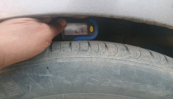 2014 Honda Mobilio 1.5L I-VTEC V, Petrol, Manual, 1,32,793 km, tyre