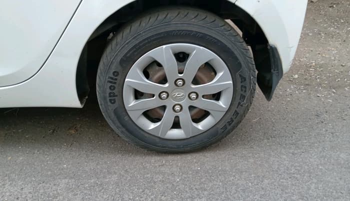 2014 Hyundai Eon SPORTZ, Petrol, Manual, 76,163 km, tyre
