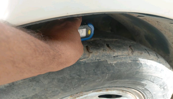 2012 Tata Safari 4X2 EX DICOR 2.2 VTT, Diesel, Manual, 1,19,155 km, tyre