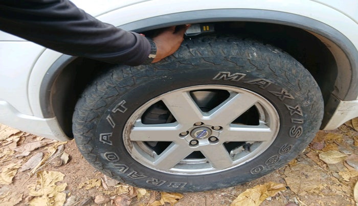 2013 Volvo XC 90 D5 AWD, Diesel, Automatic, 1,14,683 km, tyre