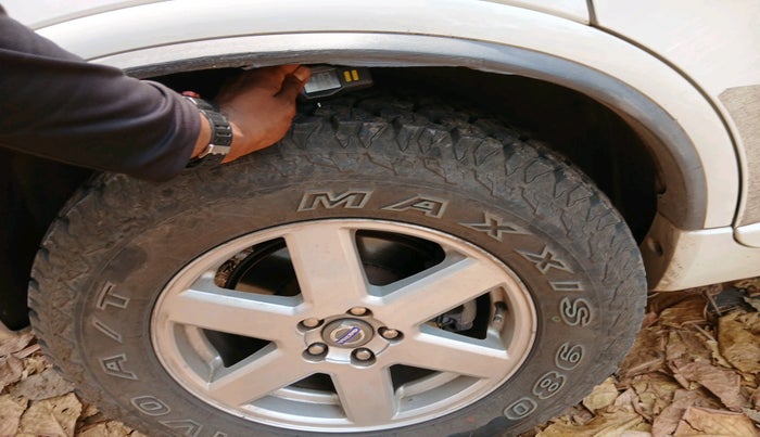 2013 Volvo XC 90 D5 AWD, Diesel, Automatic, 1,14,683 km, tyre