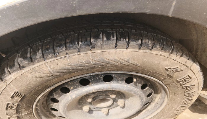 2019 Mahindra XUV500 W7, Diesel, Manual, 99,302 km, tyre