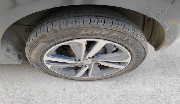 2020 Tata ALTROZ XZ PETROL, Petrol, Manual, 45,995 km, tyre