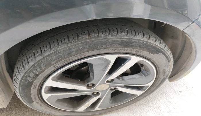 2020 Tata ALTROZ XZ PETROL, Petrol, Manual, 45,995 km, tyre