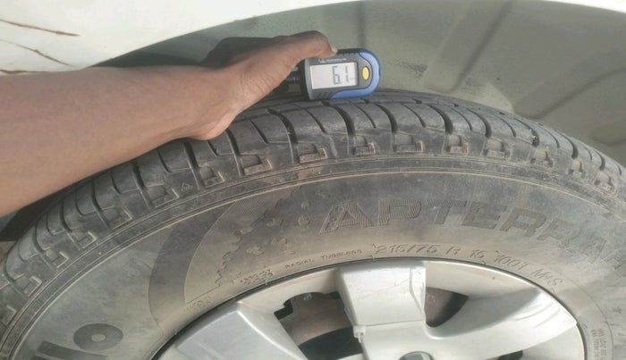 2011 Mahindra Xylo D2 BS III, Diesel, Manual, 61,404 km, tyre