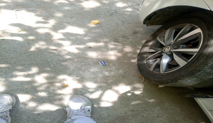 2023 Skoda SLAVIA STYLE 1.0L TSI AT, Petrol, Automatic, 1,20,965 km, tyre