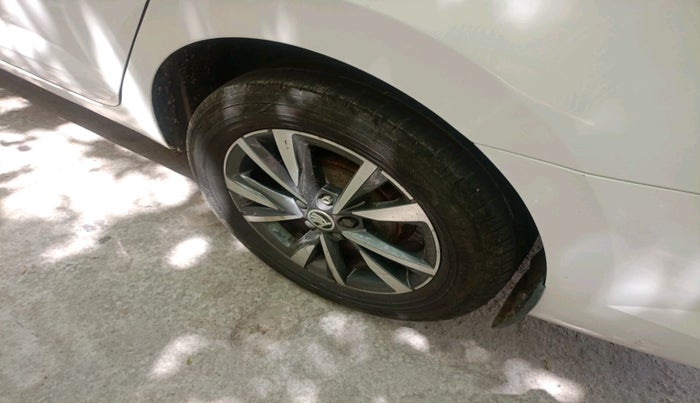 2023 Skoda SLAVIA STYLE 1.0L TSI AT, Petrol, Automatic, 1,20,965 km, tyre