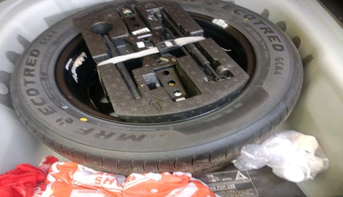 2023 Skoda SLAVIA STYLE 1.0L TSI AT, Petrol, Automatic, 1,20,965 km, tyre