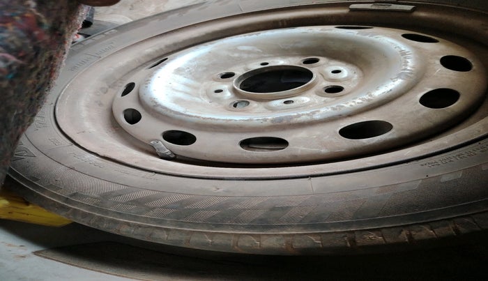 2013 Tata Indica Vista LX TDI, Diesel, Manual, 1,38,889 km, tyre