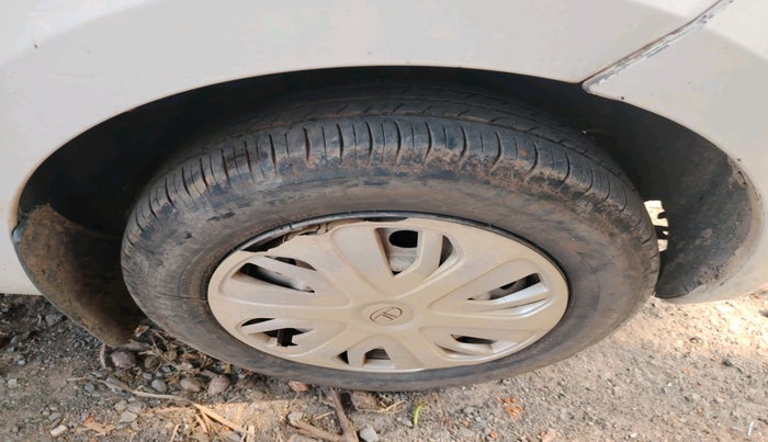 2013 Tata Indica Vista LX TDI, Diesel, Manual, 1,38,889 km, tyre