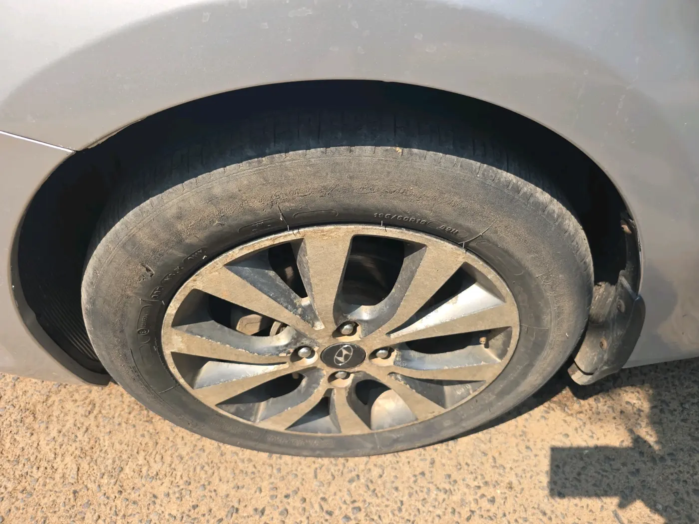 2014 Hyundai Verna FLUIDIC 1.6 CRDI SX, Diesel, Manual, 1,13,633 km, tyre